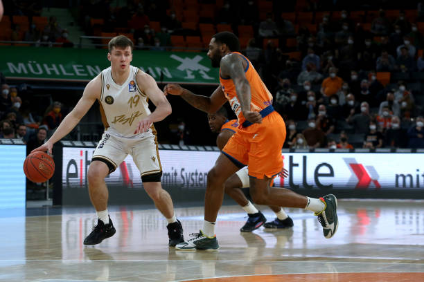 守战术中的 守战术中的