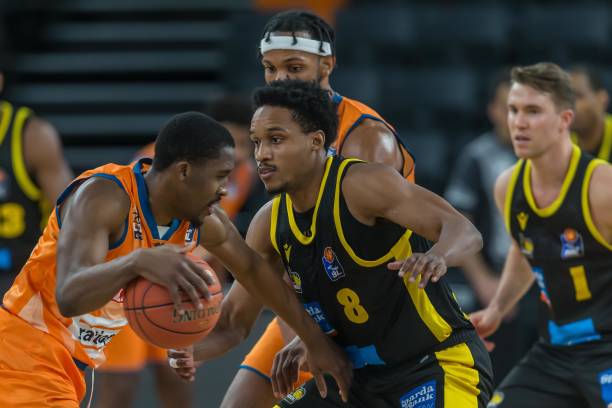 三米跳板上 三米跳板上