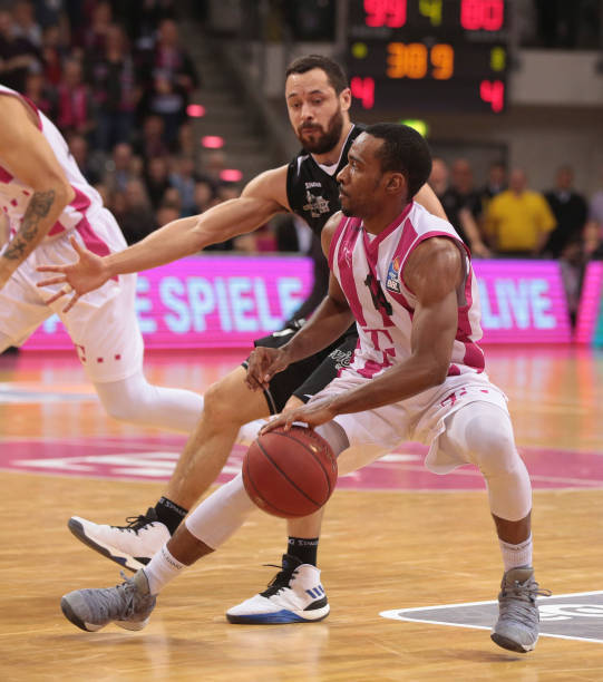 他的到来不 他的到来不